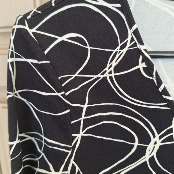Unbranded Petite Pullover SzSP Black/White Abstract 3/4 Sleeves SpandexBlend EUC - Picture 11 of 12